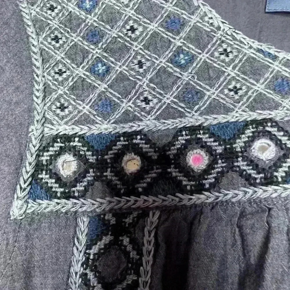 Lil Dress Womens Size Small Blue Chambray Embroidered Short Sleeve - Picture 5 of 8